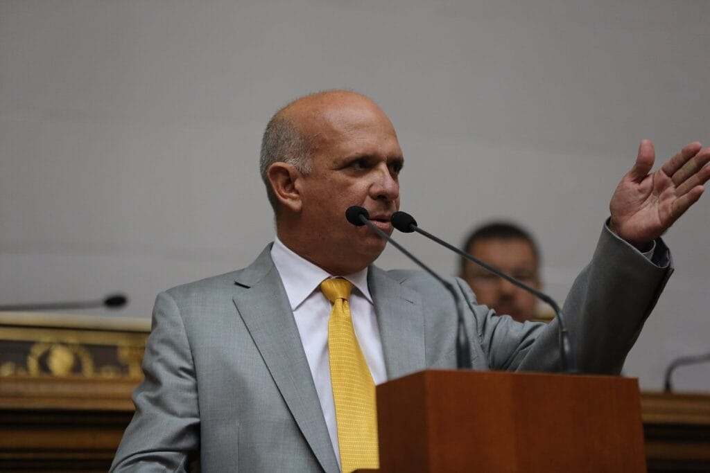 Maduro totalmente expuesto en su dictadura “socialista” Hugo “El Pollo” Carvajal, exmiembro de la dictadura de maduro