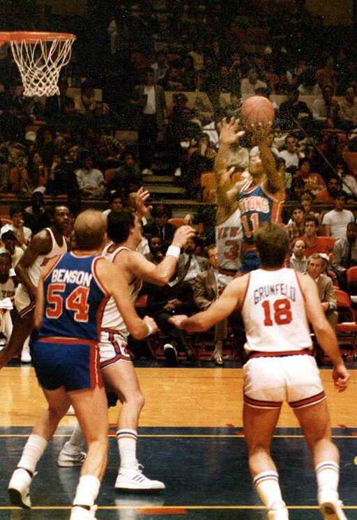 Los mejores bases de la historia en la NBA 512px isiah thomas detroit v new york 1985