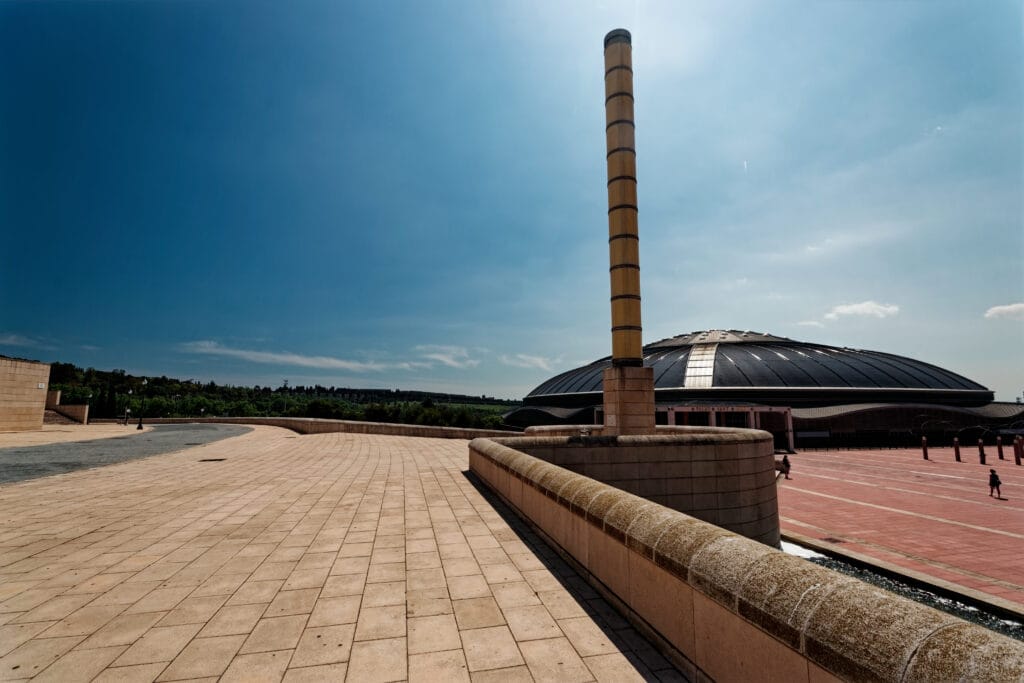 Los últimos 10 ganadores del Premio Pritzker de Arquitectura Palau Sant Jordi 1990 por Arata Isozaki