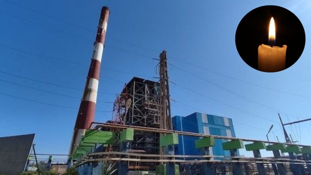 La crisis eléctrica pone a Cuba en el extremo humanitario Planta eléctrica y vela encendida, Cuba.