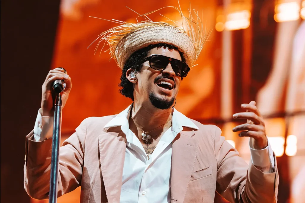 Bad Bunny y el Super Bowl 60: todos los fenómenos en un escenario bad bunny apoyando a los latinos 01