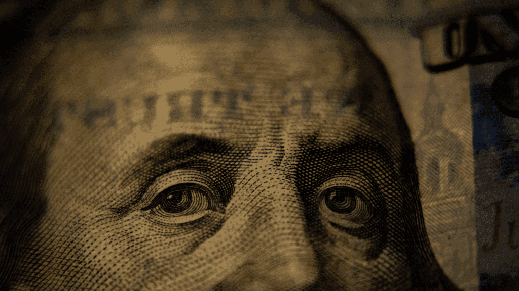 Izquierda y derecha: Anatomía de la polarización Política Contemporánea economía política