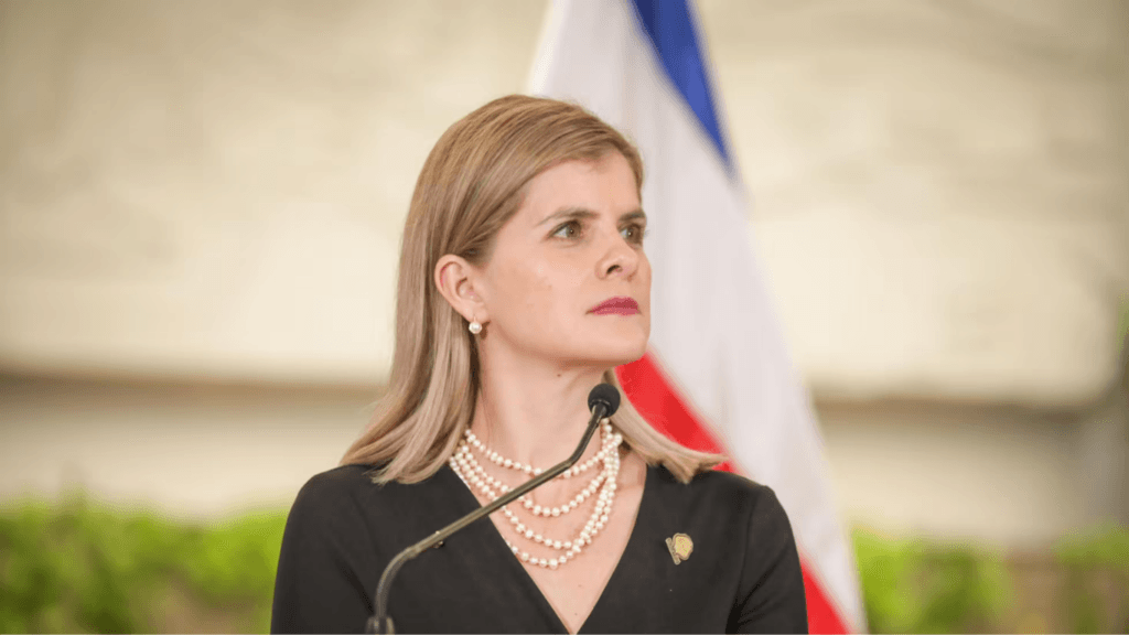 Laura Fernández asume la presidencia de Costa Rica 