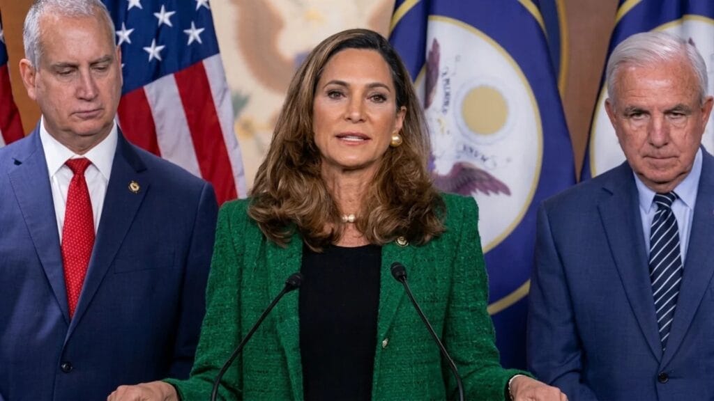 El indictment contra Raúl Castro: al régimen le viene la noche congresistas cubanoamericanos en florida