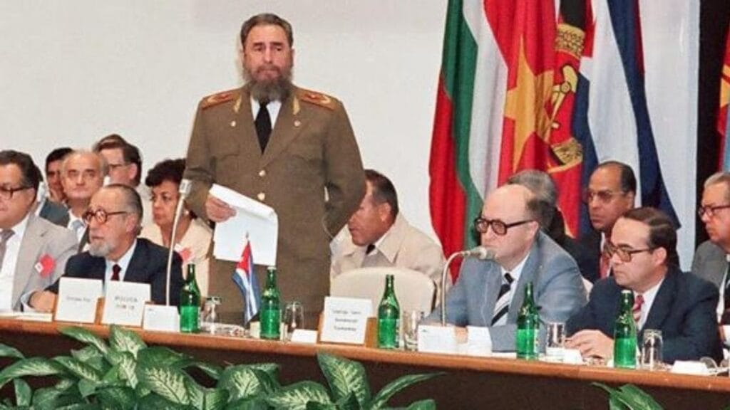 Fidel Castro cuando Cuba se integró al CAME en 1972