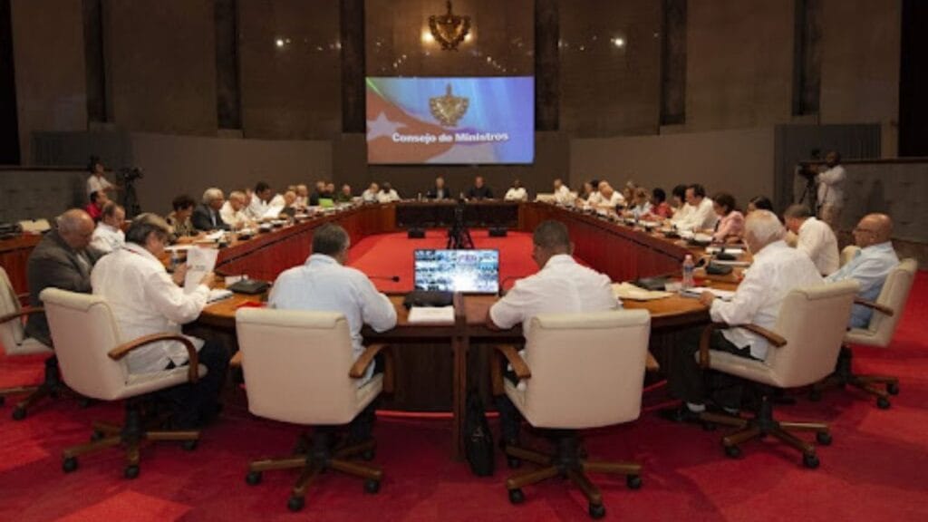 Familia Díaz-Canel expuesta y reducción de ministerios Nuevo Proyecto de Ley de Organización de la Administración Central del Estado, Cuba